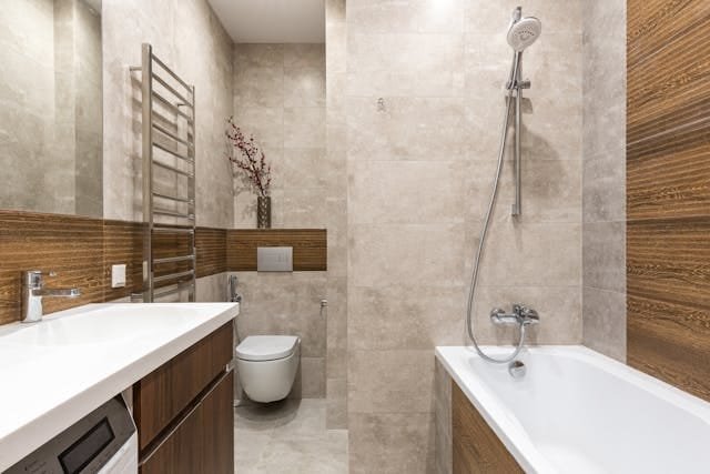 neutral bathroom tiles