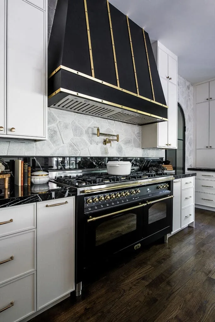 Porcelain Vena Oro Kitchen Island and Statuario Nero perimeter in Smyrna GA
